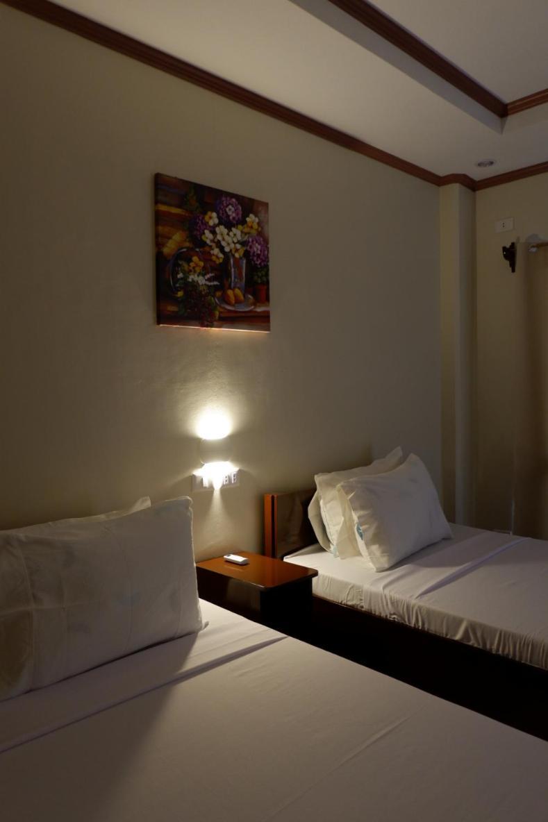 Jun'S Inn Oslob Extérieur photo